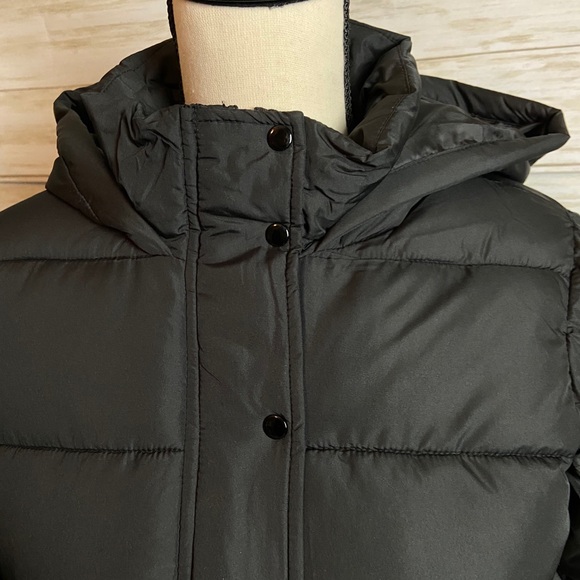 Missguided petite black hooded puffer jacket - Picture 4 of 9